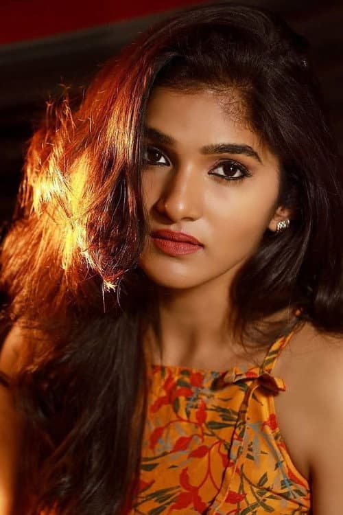 Divya Uruduga foto