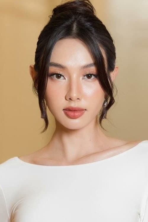 Nguyễn Thúc Thùy Tiên foto