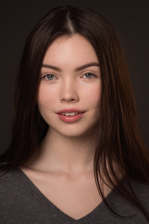 Lauryn Canny foto