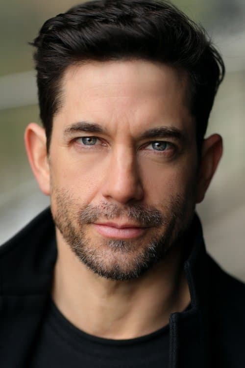 Adam Garcia foto