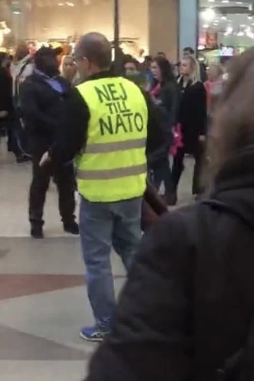 Ruben Östlunds attack mot NATO (2016) poster