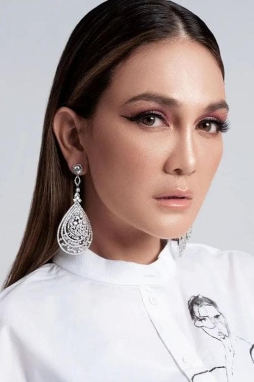 Luna Maya foto