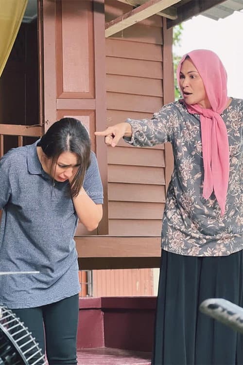 Antara Ikhlas dan Kaca (2022) poster