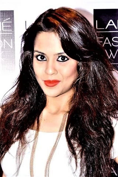 Sana Saeed foto