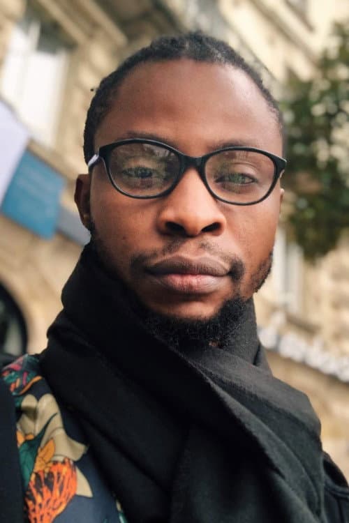 Asurf Oluseyi foto