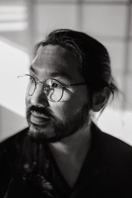 Christopher Makoto Yogi foto
