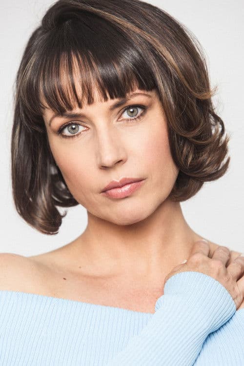 Julie Ann Emery foto