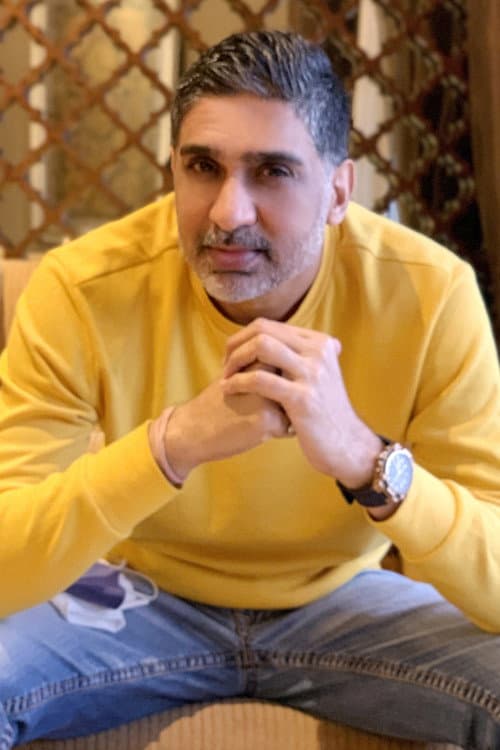 Tinu Suresh Desai foto