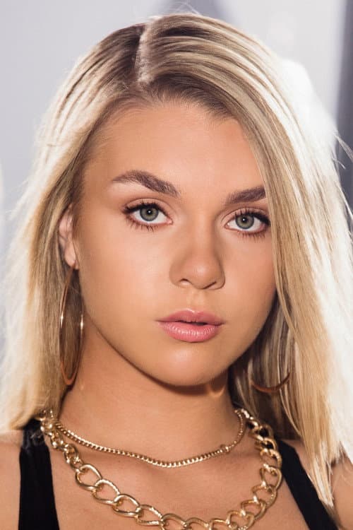Gabbie Carter foto