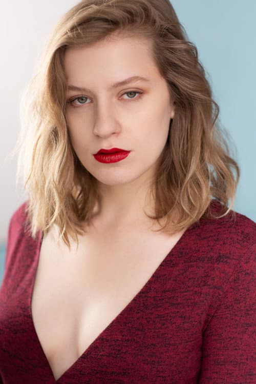 Julia James foto