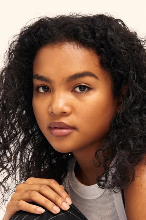 Mia Isaac foto