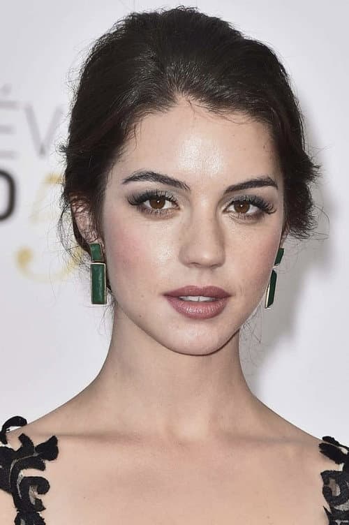 Adelaide Kane foto