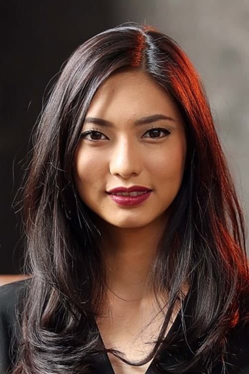 Nadia Saphira foto