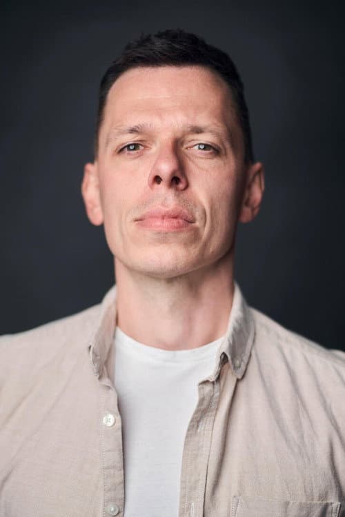 Lee Comley foto