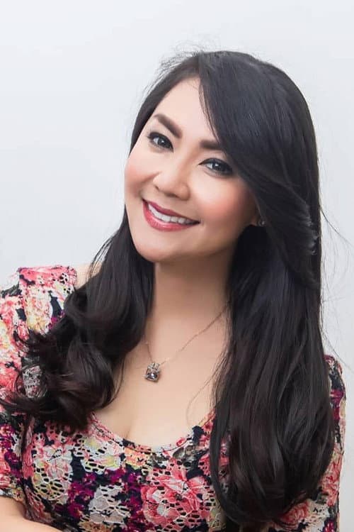 Thessa Kaunang foto
