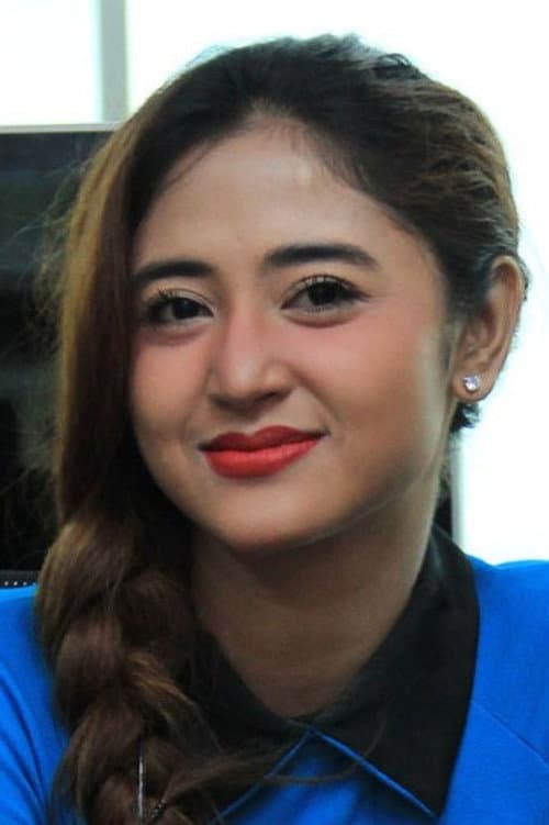 Dewi Persik foto