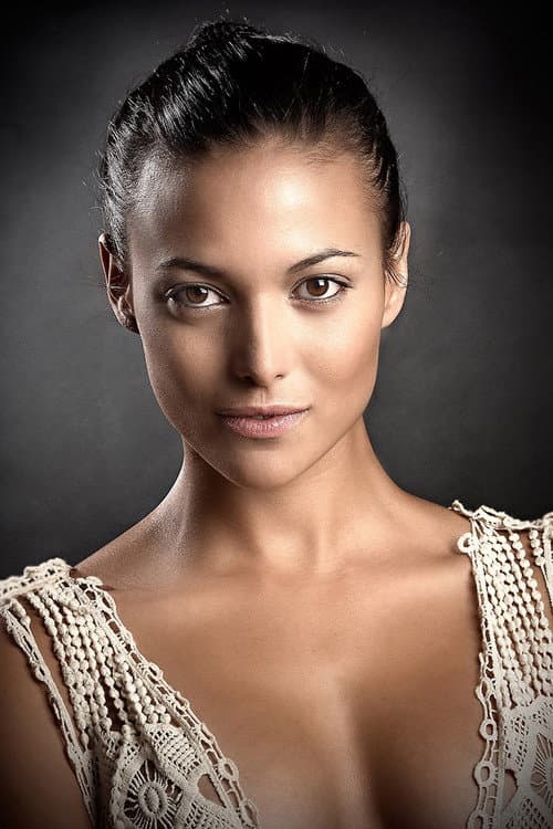 Elisa Mouliaá foto