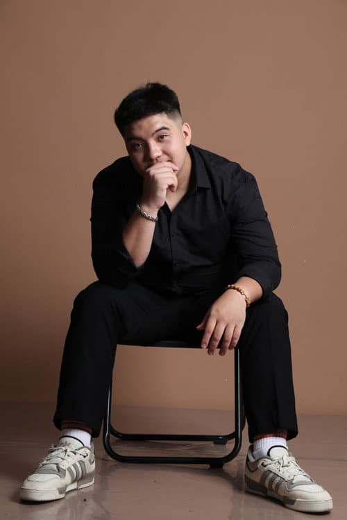 Adrian David Alindogan foto