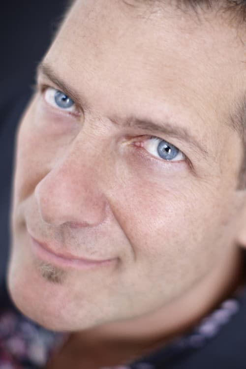 Micah Barnes foto