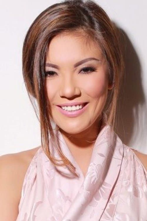 Aline Adita foto
