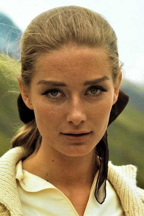 Tania Mallet foto