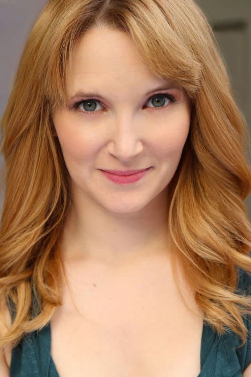 Cassie Okenka foto