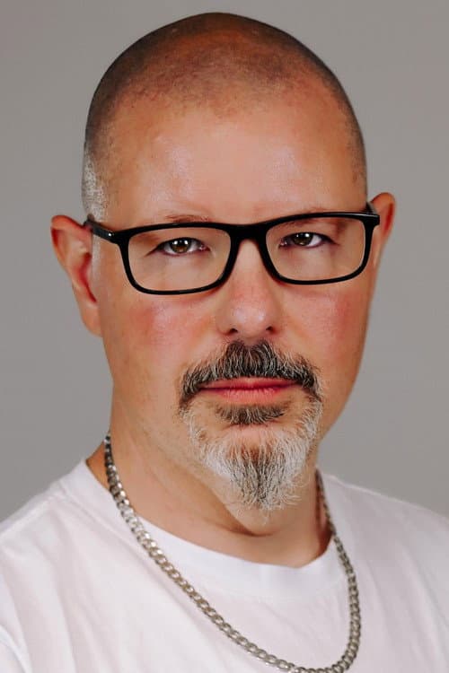 Mikael James foto
