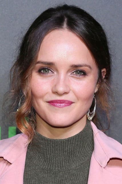 Rebecca Breeds foto