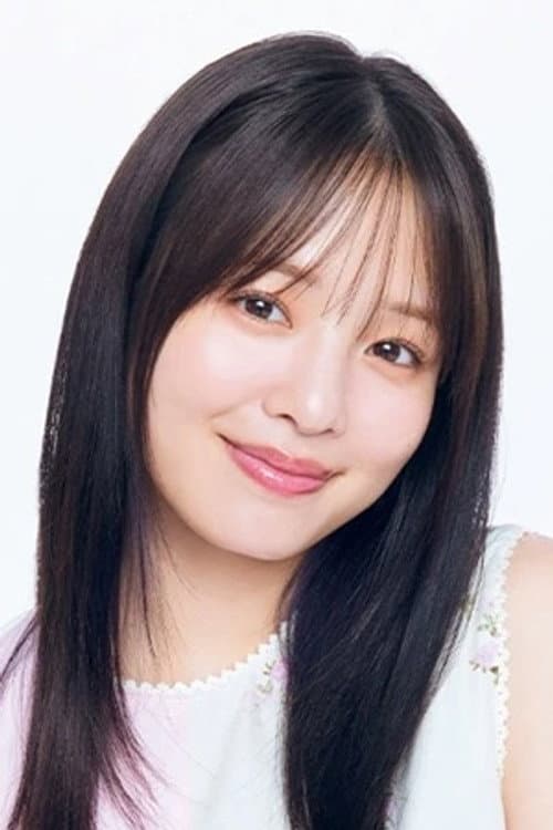 横田真悠 foto