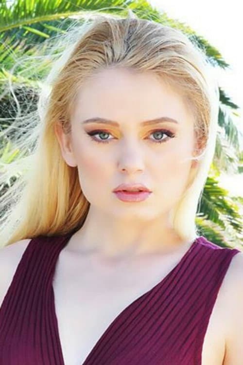 Emily Eruraviel foto
