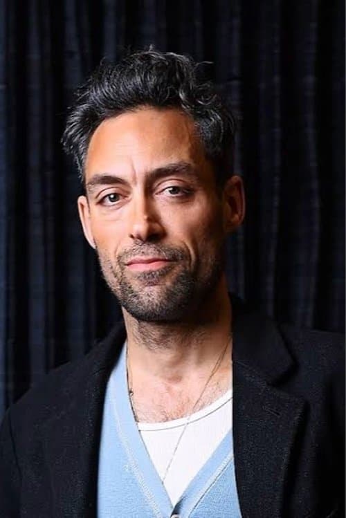 Alex Hassell foto