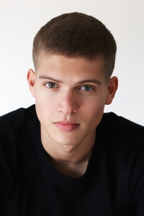 Josha Stradowski foto