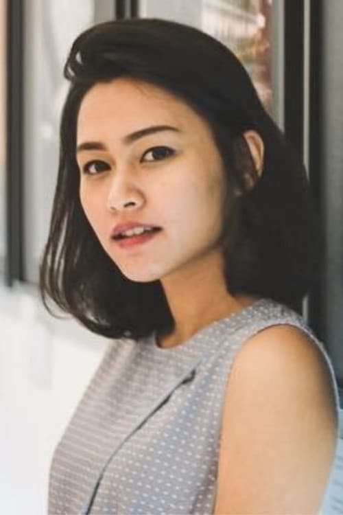 Twindy Rarasati foto