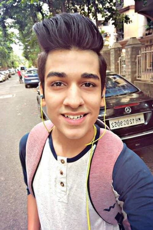 Ayushmaan Saxena foto