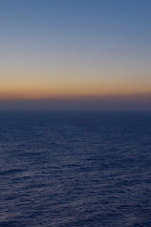 tenir l'horizon presque deux minutes par un froid raisonable (2018) poster