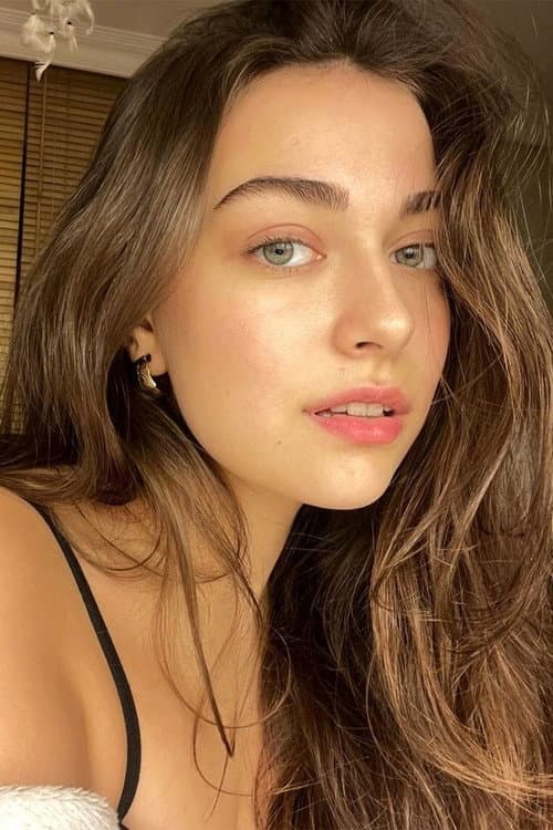 Çağla Naz Kargı foto