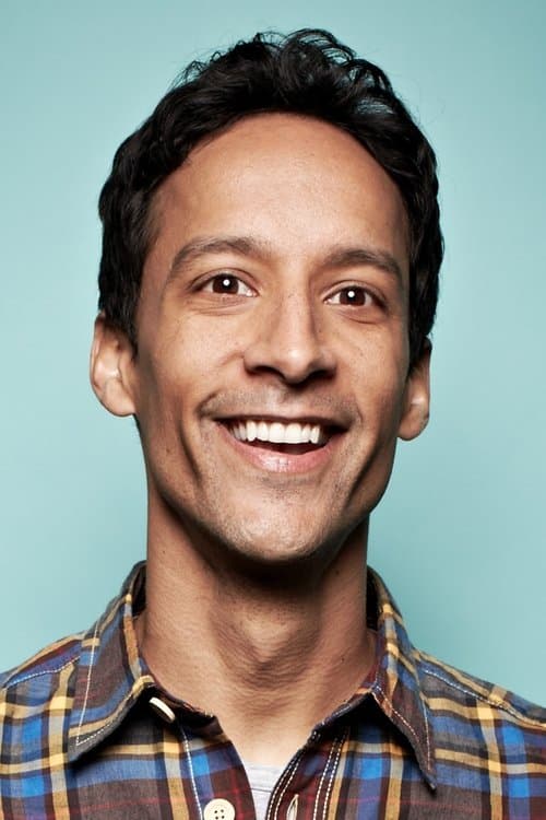 Danny Pudi foto