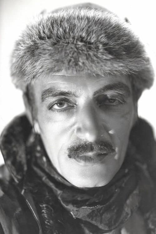 C. Henry Gordon foto