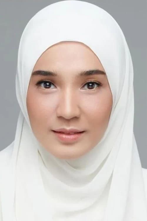 Dhini Aminarti foto