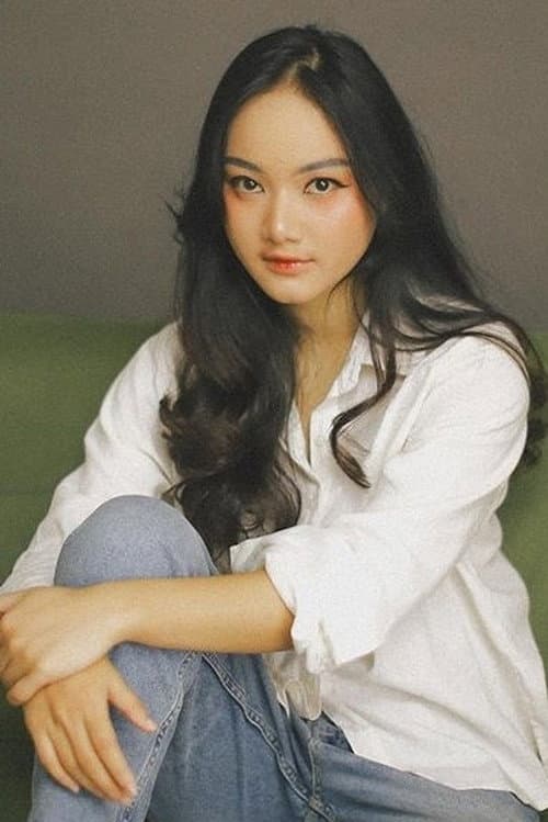 Putri Anggie foto
