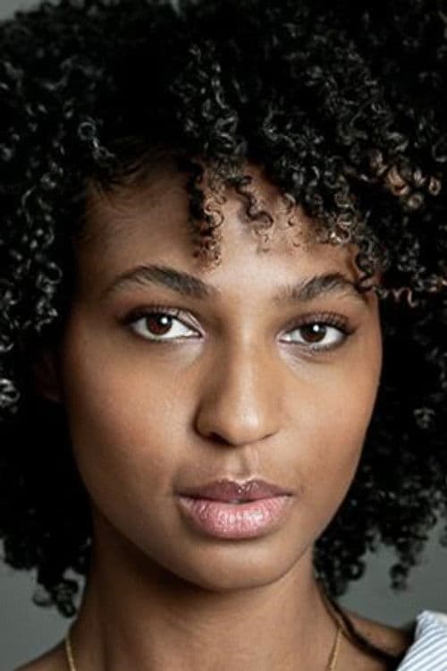 Ayomi Domenica foto