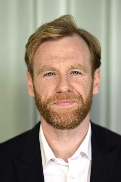 Brian Gleeson foto
