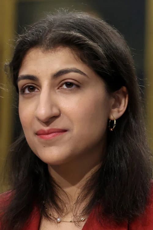 Lina Khan foto