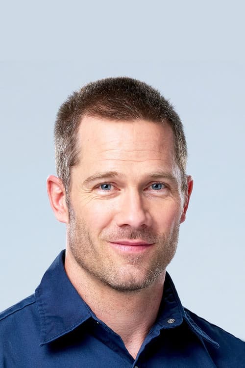 Luke Macfarlane foto