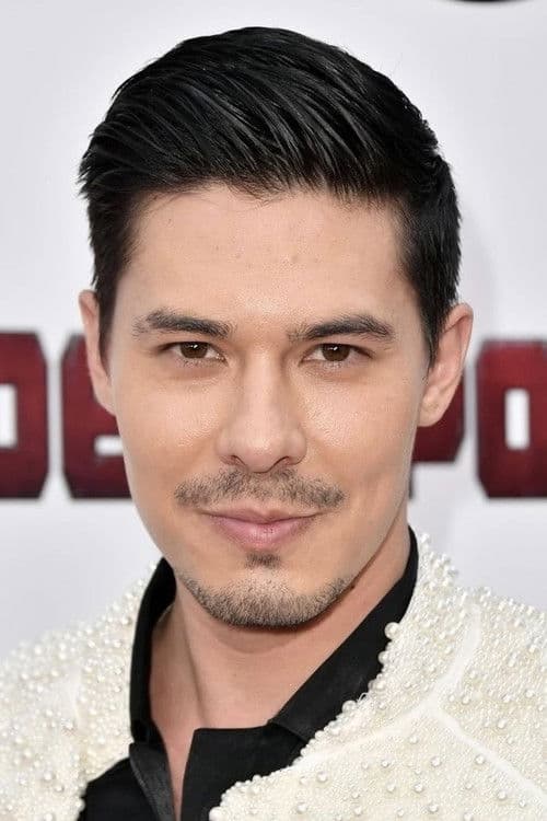 Lewis Tan foto