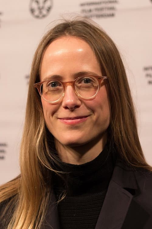 Claire Oakley foto
