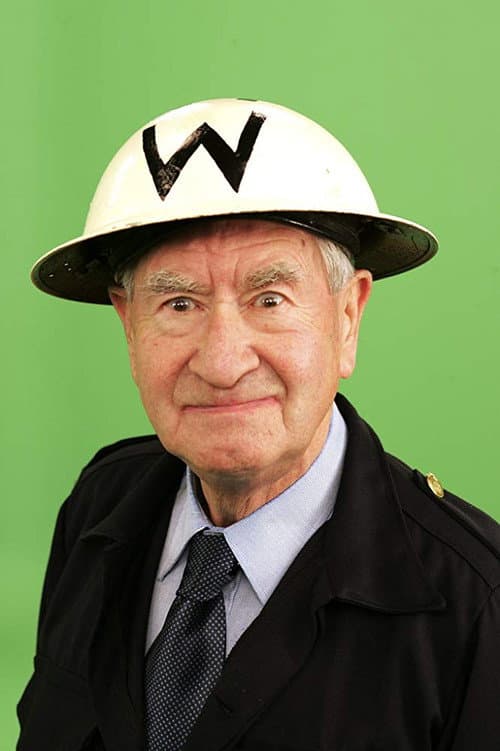 Bill Pertwee foto