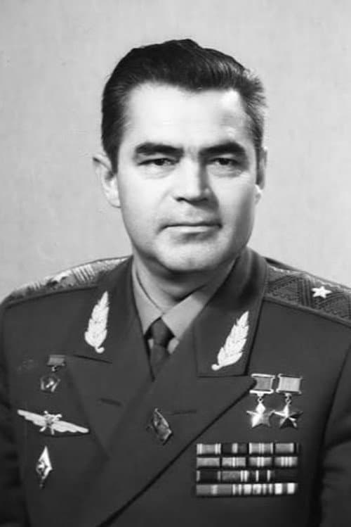 Андриян Николаев foto