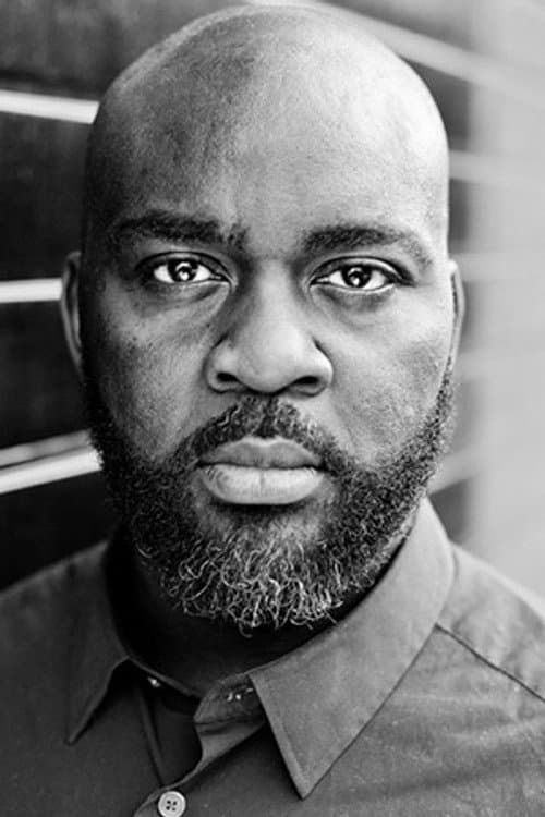George Ikediashi foto