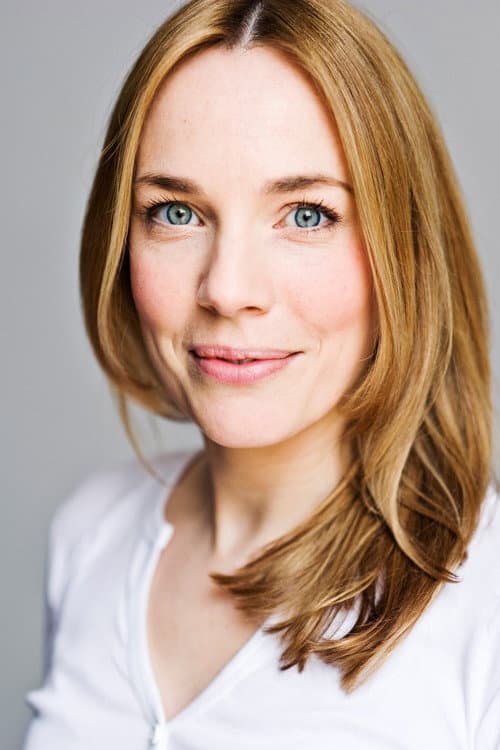 Laura Main foto